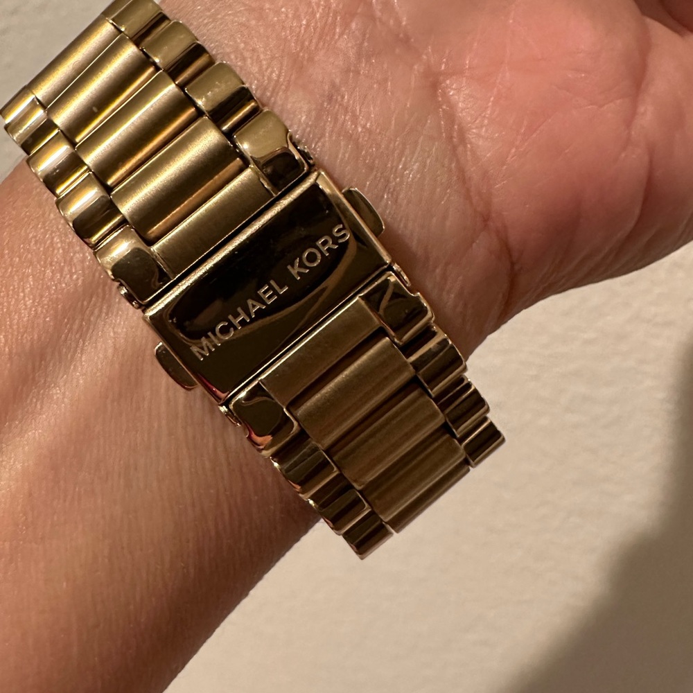 Watch - Picture 2 of 4